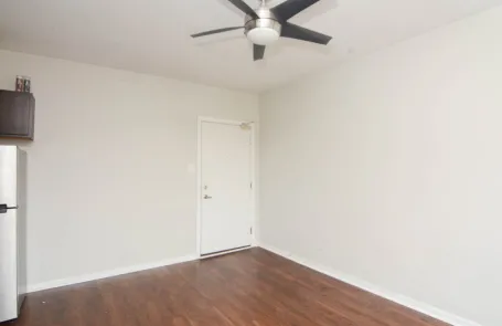 Studio Humboldt Park Apartment