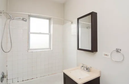 Studio Humboldt Park Apartment
