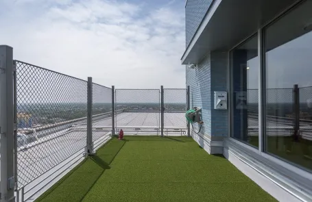 1 Bedroom Edgewater Apartment