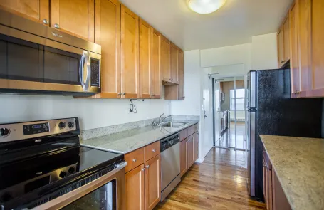 1 Bedroom Edgewater Apartment