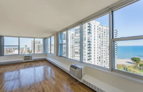 Studio Edgewater Apartment