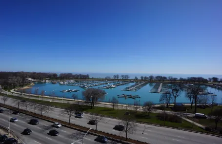 1 Bedroom Lakeview Apartment