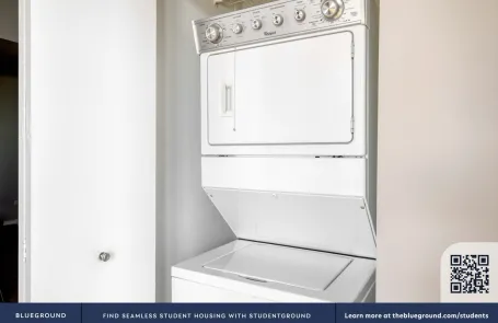 2 Bedroom Chicago Loop Apartment