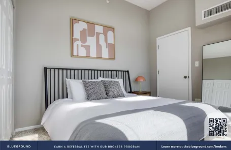 2 Bedroom Chicago Loop Apartment