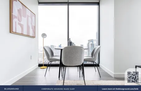 2 Bedroom South Loop Apartment