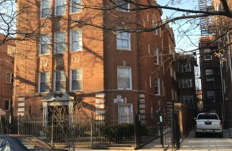 Studio Rogers Park Apartment