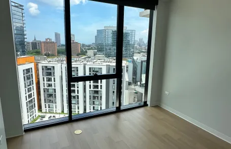 1 Bedroom Lincoln Park Apartment