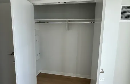1 Bedroom Lincoln Park Apartment