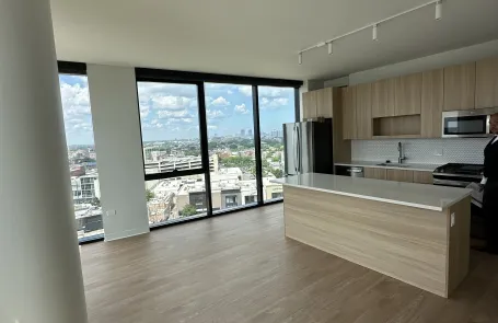 2 Bedroom Lincoln Park Apartment