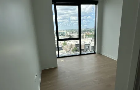 2 Bedroom Lincoln Park Apartment