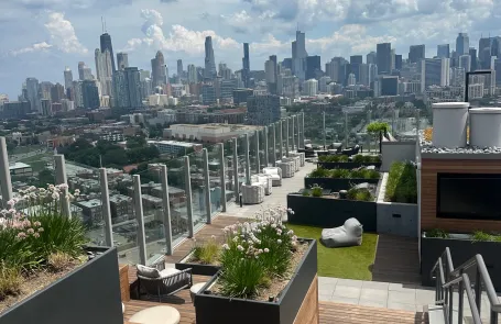 2 Bedroom Lincoln Park Apartment
