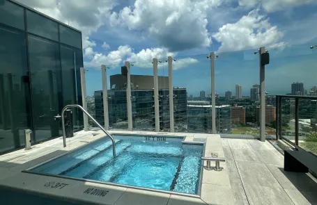 2 Bedroom Lincoln Park Apartment
