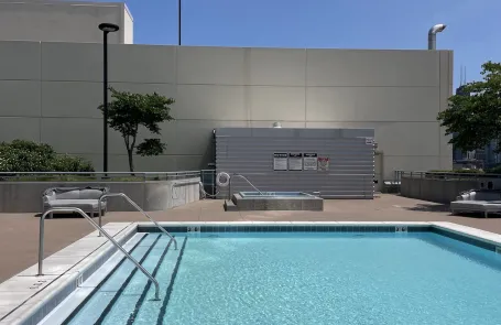 1 Bedroom Lincoln Park Apartment
