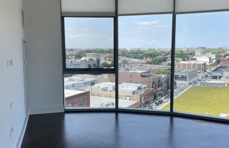 1 Bedroom Lincoln Park Apartment