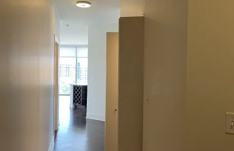 1 Bedroom Lincoln Park Apartment