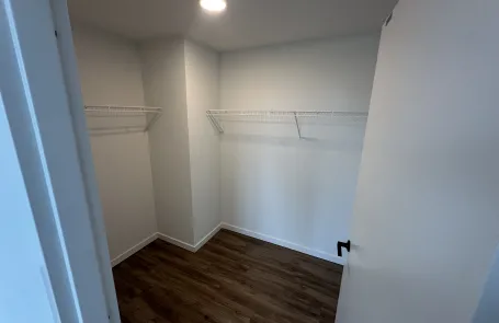 1 Bedroom West Loop Apartment
