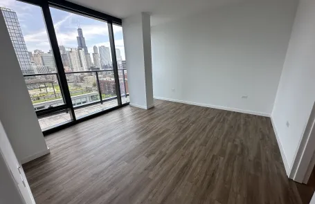1 Bedroom West Loop Apartment