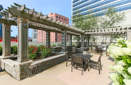 Studio Fulton Market Apartment