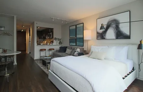 Studio Lakeshore East Apartment