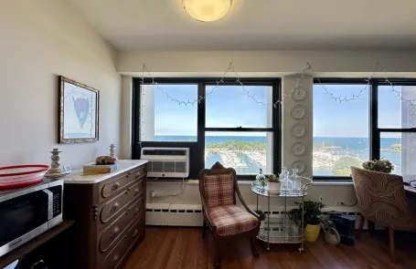 2 Bedroom Lakeview Condo