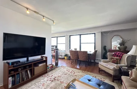 2 Bedroom Lakeview Condo