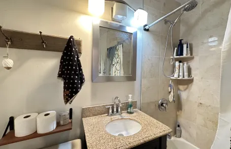 2 Bedroom Lakeview Condo