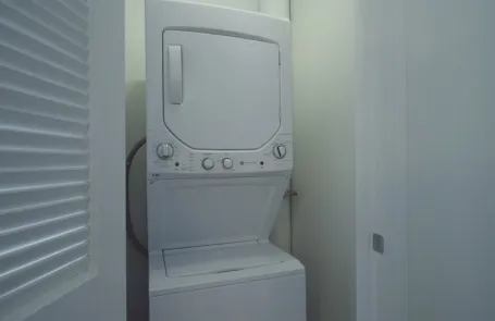 1 Bedroom West Loop Apartment