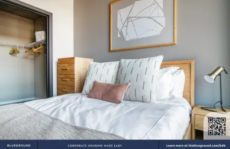 1 Bedroom West Loop Apartment
