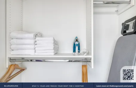 1 Bedroom West Loop Apartment