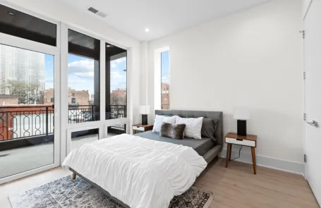 2 Bedroom Old Town Apartment
