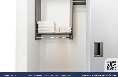 1 Bedroom Lincoln Park Apartment