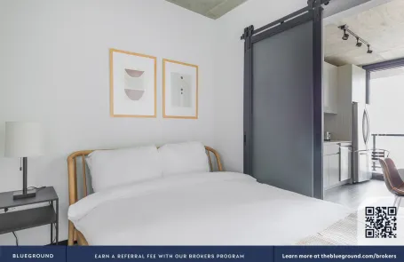 1 Bedroom West Loop Apartment