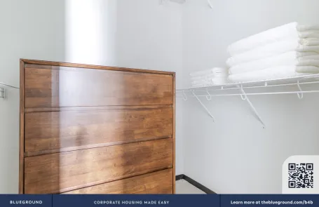 1 Bedroom West Loop Apartment