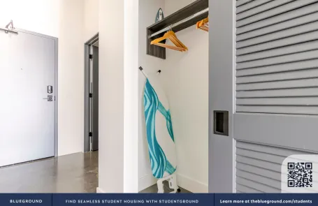 1 Bedroom Lincoln Park Apartment
