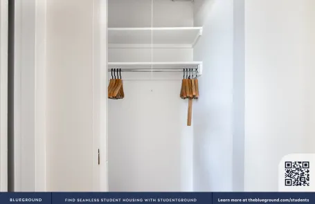 1 Bedroom Lakeview Apartment