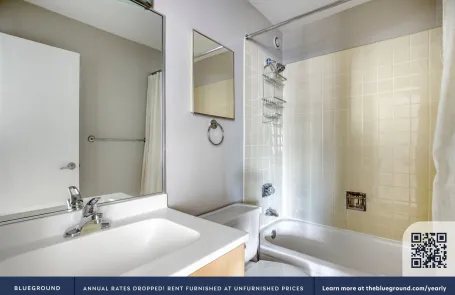 2 Bedroom South Loop Apartment