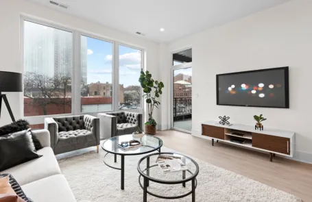 2 Bedroom Old Town Apartment