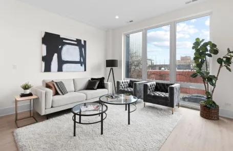 2 Bedroom Old Town Apartment