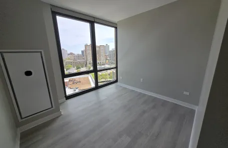 2 Bedroom Uptown Apartment