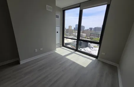 2 Bedroom Uptown Apartment