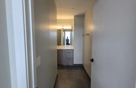 2 Bedroom Uptown Apartment