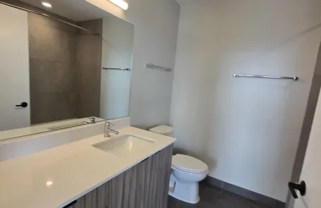 2 Bedroom Uptown Apartment