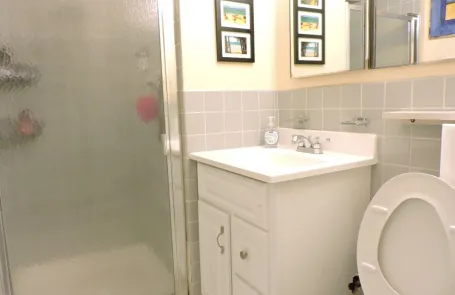 2 Bedroom Lakeview Condo