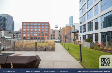 1 Bedroom West Loop Apartment