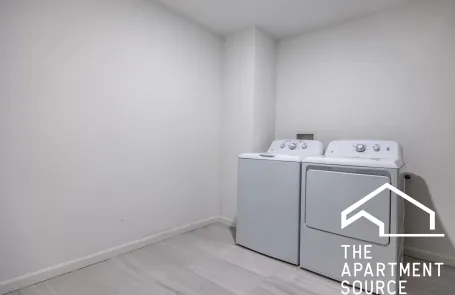3 Bedroom Bronzeville Apartment