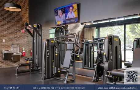 1 Bedroom West Loop Apartment