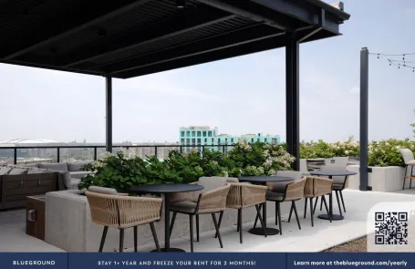 1 Bedroom West Loop Apartment