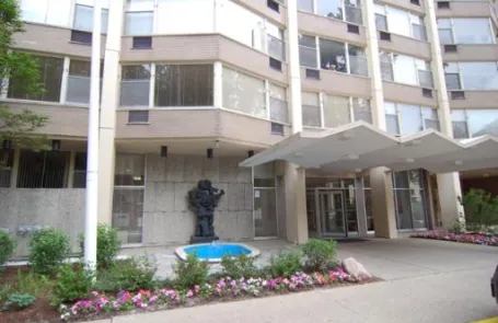 2 Bedroom Lakeview Condo