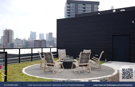 1 Bedroom West Loop Apartment