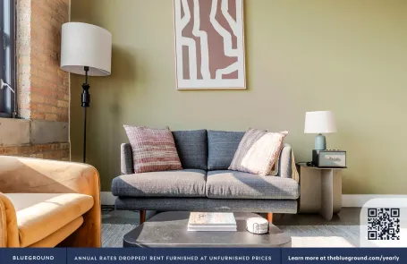 1 Bedroom Lincoln Park Apartment